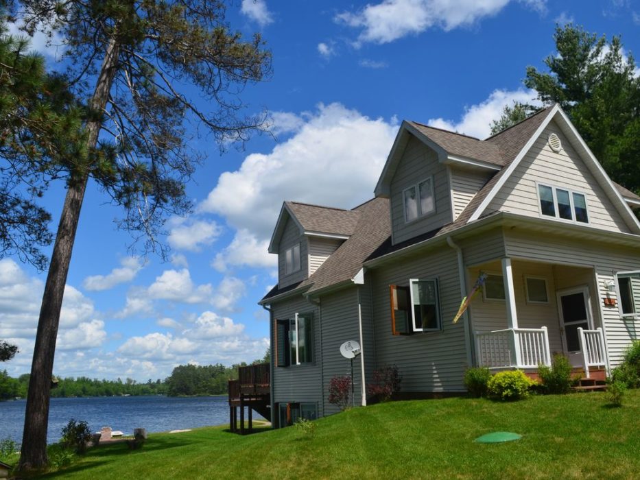 LeaderOne Financial Corporation March 2020 LakeLeader of the Month 52 lakehouse image cedarcreeklake.online