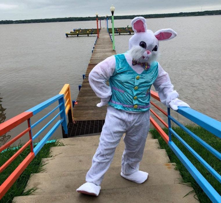 Lunch With The Easter Bunny at Vernon's Lakeside 2 lunch with easter bunny CedarCreekLake.Online