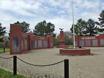 Veterans Ceremony at ET Arboretum 2 et arboretum wall2 CedarCreekLake.Online