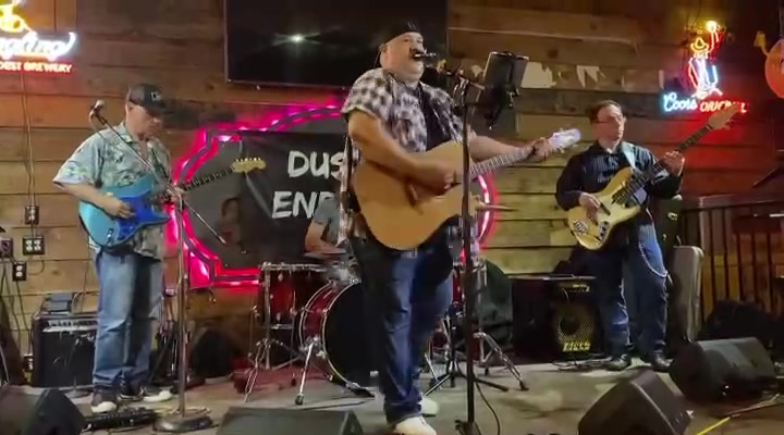 Dustin Endsley Band At Vernon's Lakeside 1 dustin endsley band CedarCreekLake.Online