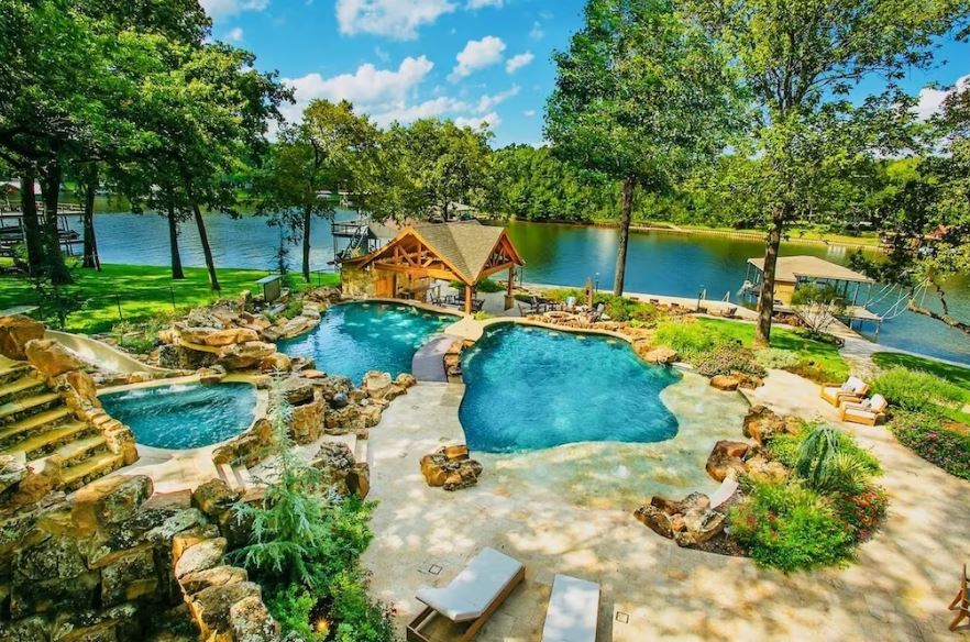 Gorgeous Resort-style Retreat on Cedar Creek Lake 1 1 CedarCreekLake.Online