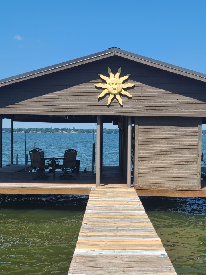 Deep Blue - Cedar Creek Lake Getaways