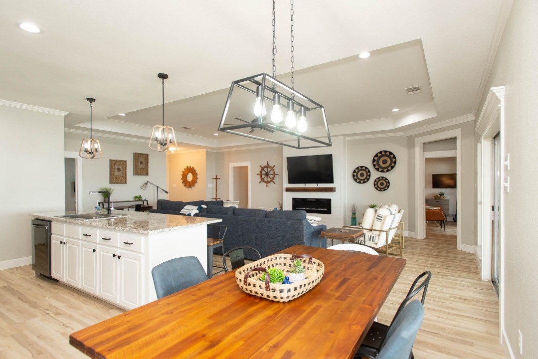 Deep Blue - Cedar Creek Lake Getaways