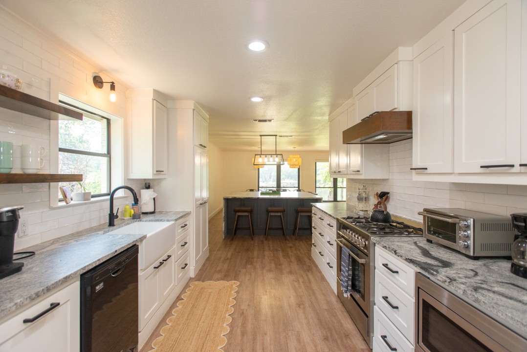 All Decked Out - Cedar Creek Lake Getaways