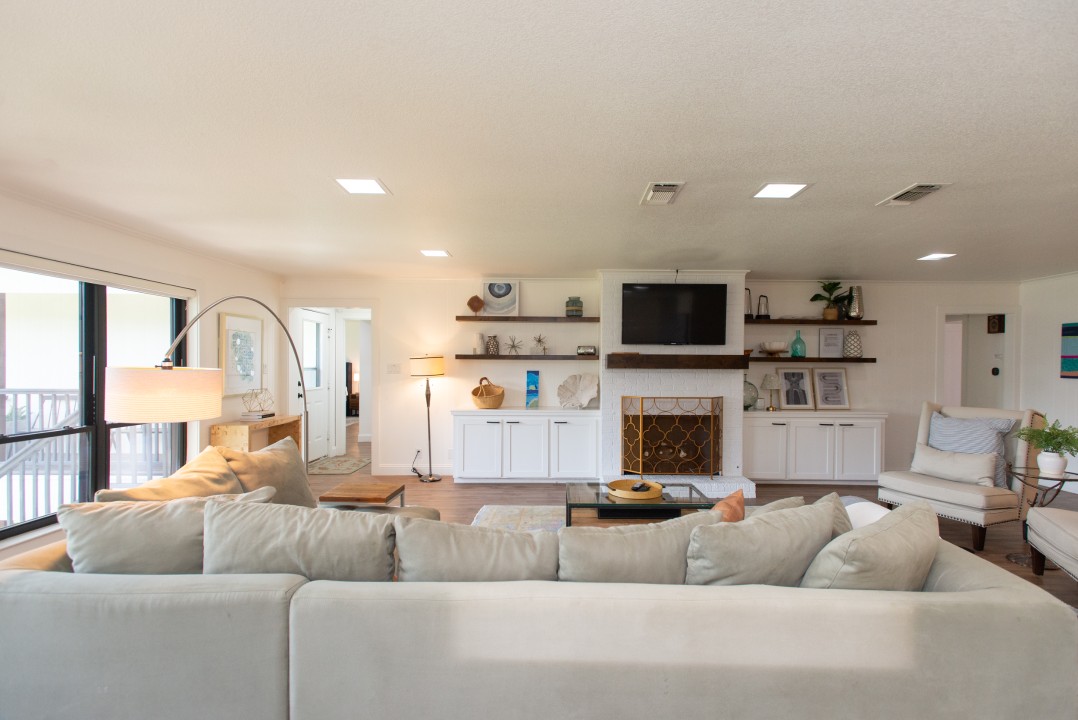 All Decked Out - Cedar Creek Lake Getaways