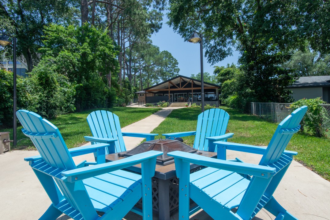 Boondocks - Cedar Creek Lake Getaways