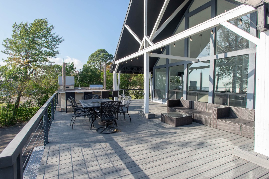 CJ's Hideaway - Cedar Creek Lake Getaways