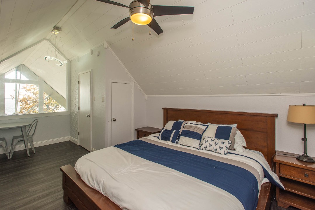 CJ's Hideaway - Cedar Creek Lake Getaways