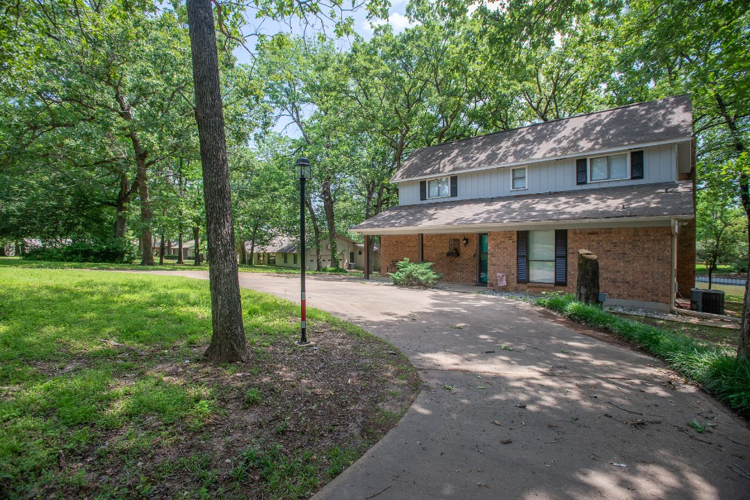 First Oak Paradise - Cedar Creek Lake Getaways