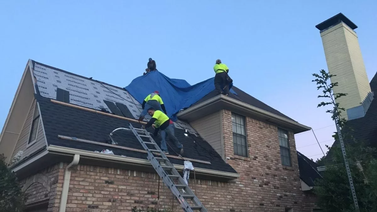 King-Roofing-Crew