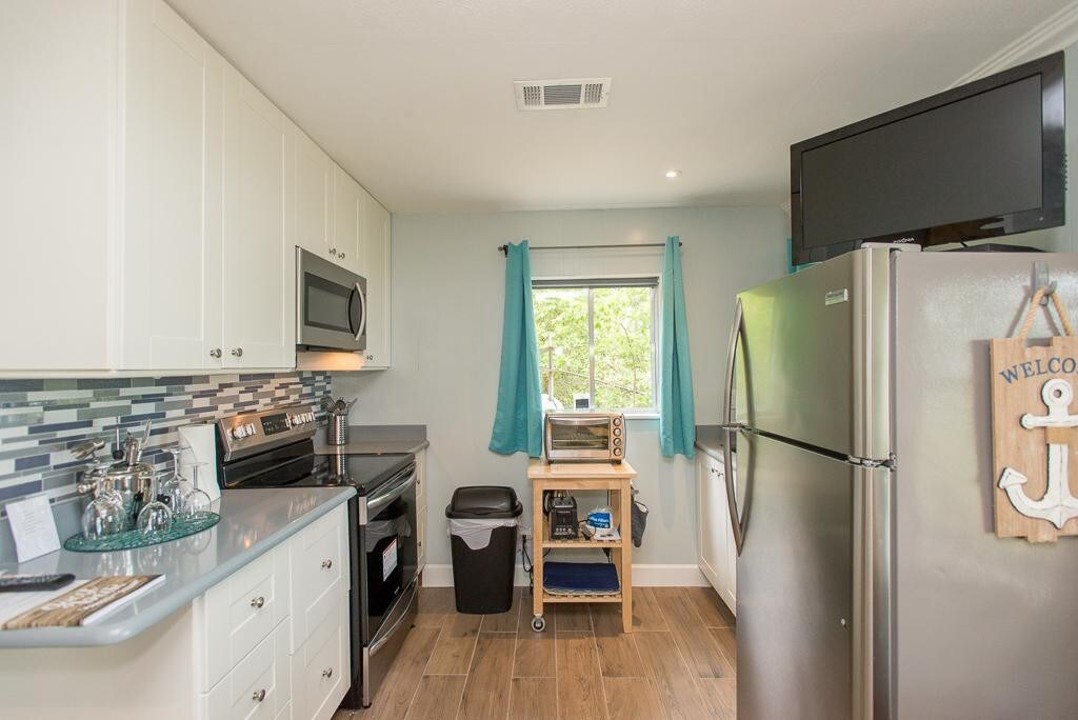 Lakeside Bliss - Cedar Creek Lake Getaways