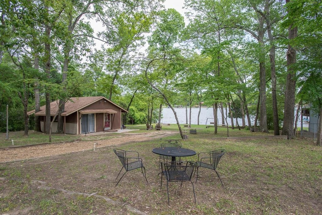 Lakeside Bliss - Cedar Creek Lake Getaways