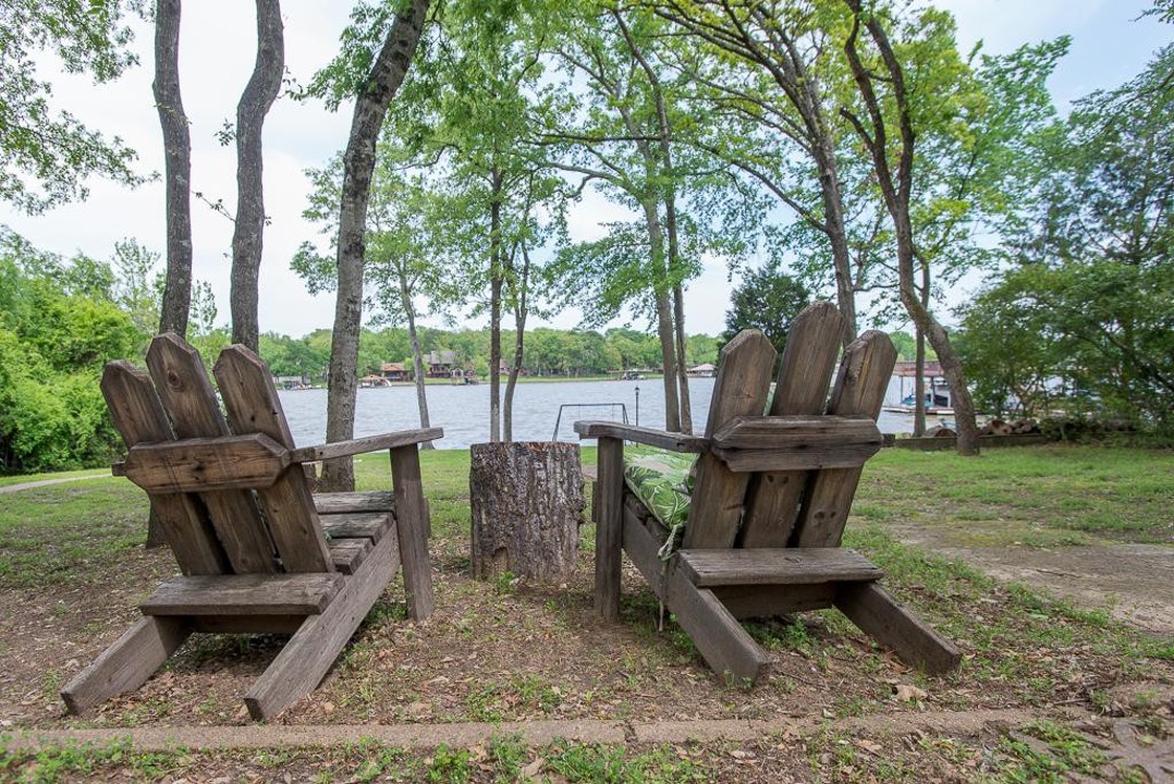 Lakeside Bliss - Cedar Creek Lake Getaways