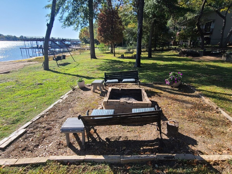 Lakeside Bliss - Cedar Creek Lake Getaways