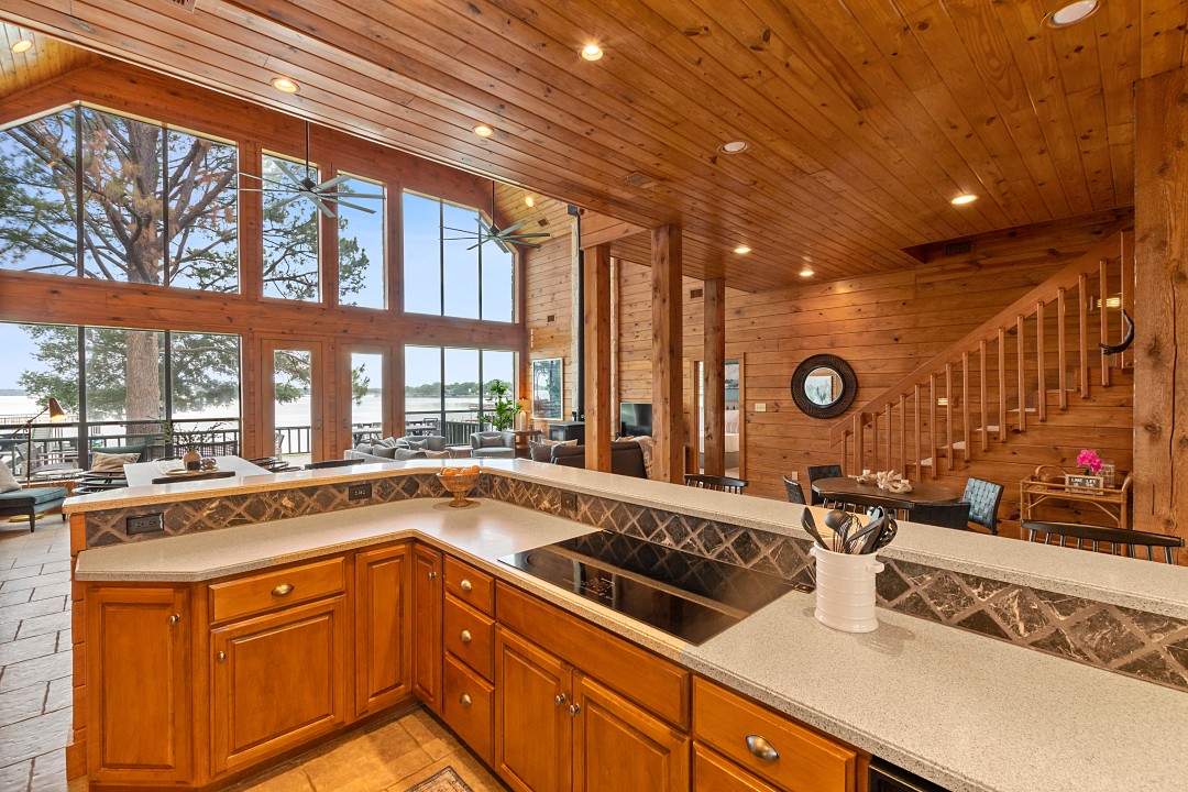 Misty Pines - Cedar Creek Lake Getaways