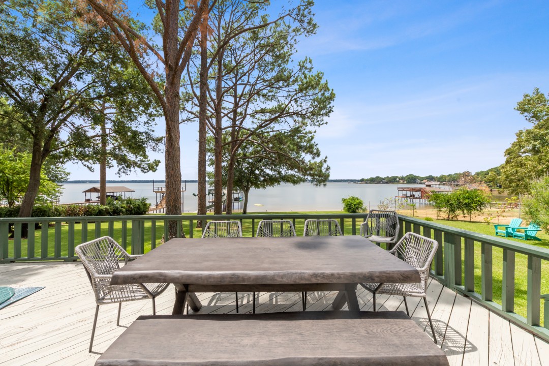 Misty Pines - Cedar Creek Lake Getaways