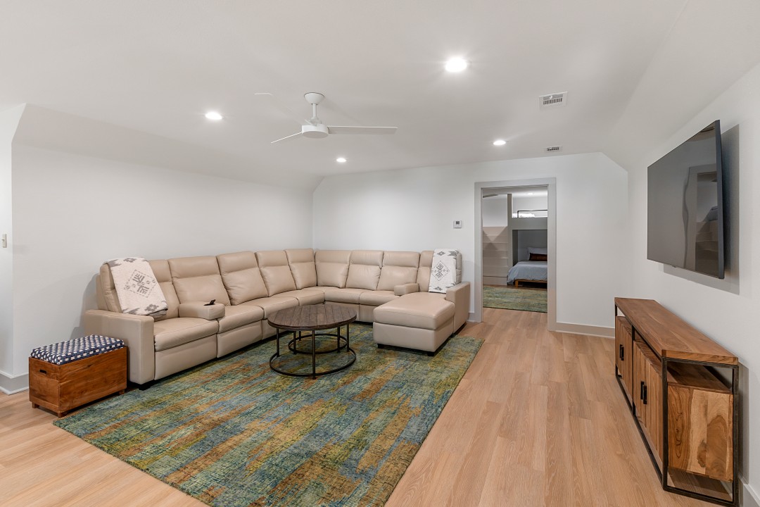 Misty Pines - Cedar Creek Lake Getaways