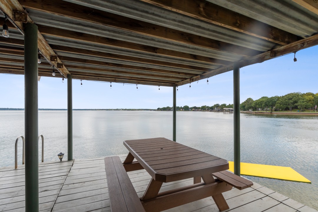 Misty Pines - Cedar Creek Lake Getaways