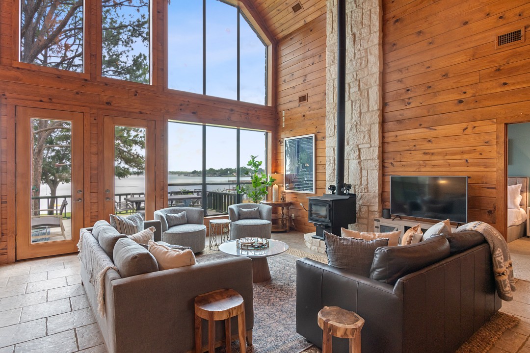 Misty Pines - Cedar Creek Lake Getaways