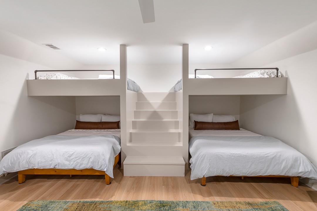 Misty Pines - Cedar Creek Lake Getaways