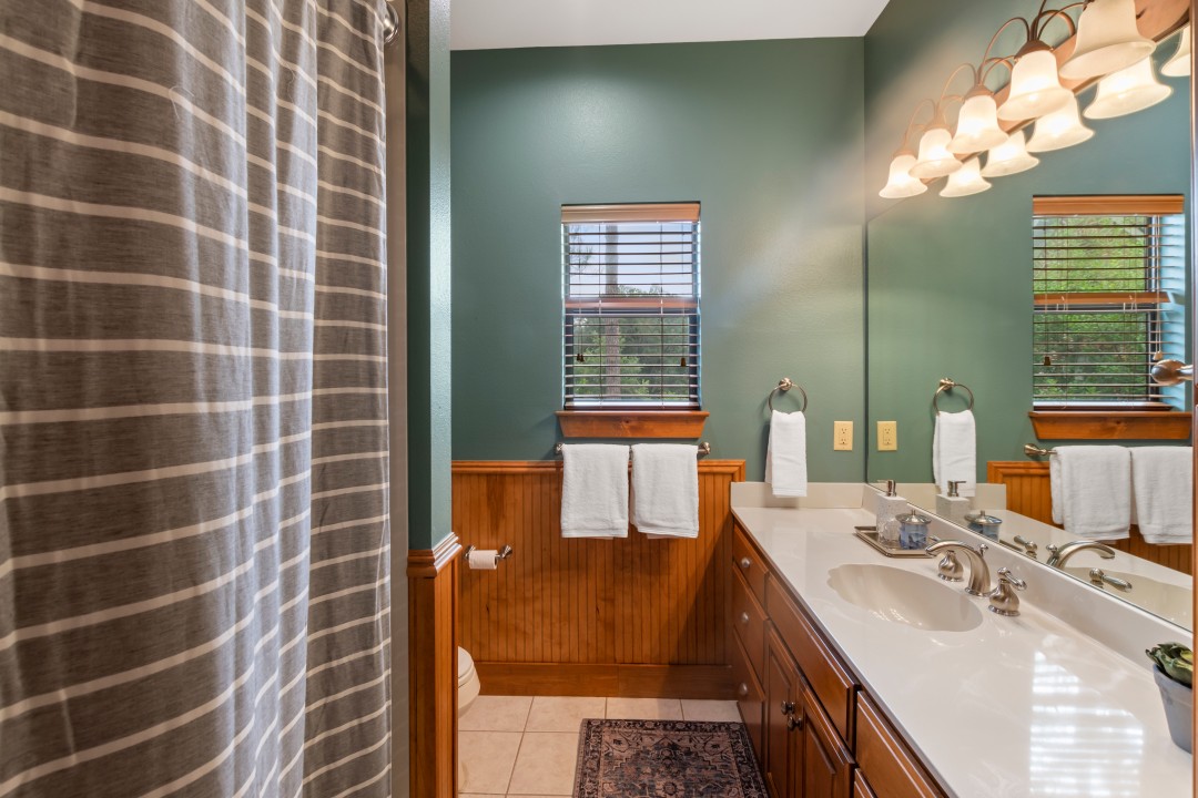 Misty Pines - Cedar Creek Lake Getaways