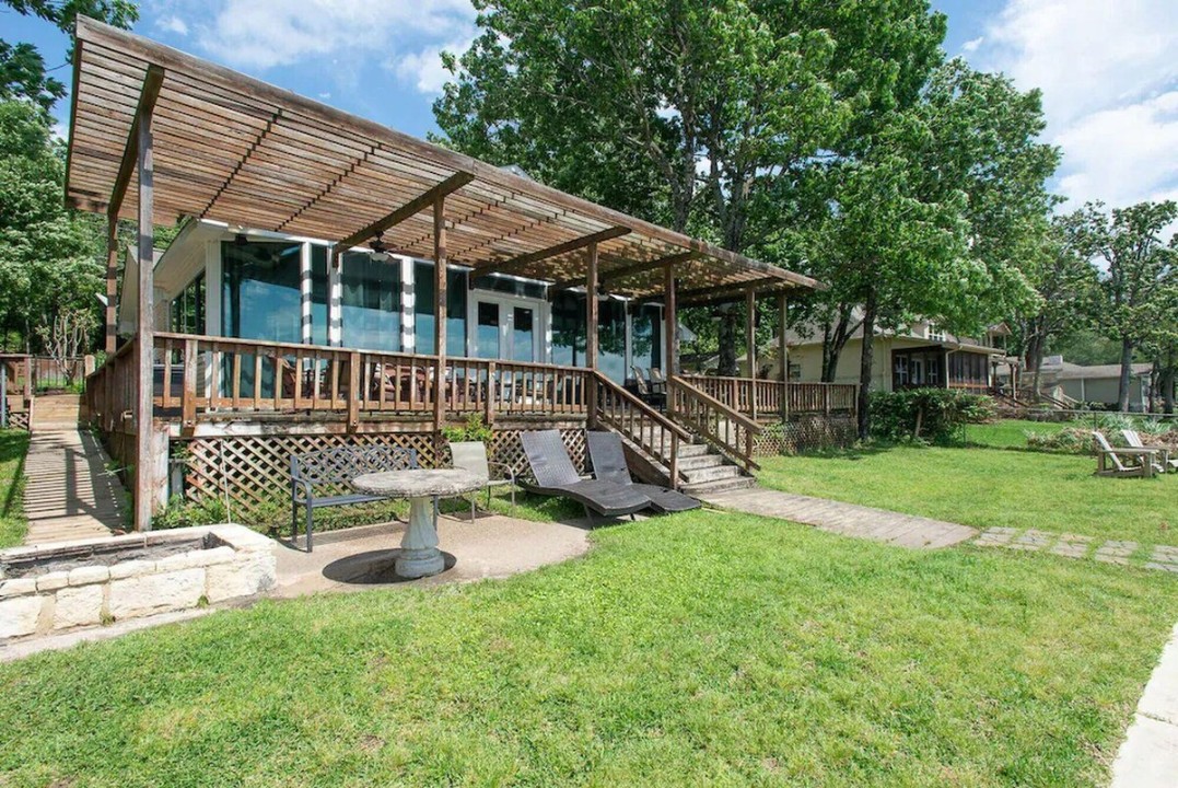 Park Crest - Cedar Creek Lake Getaways