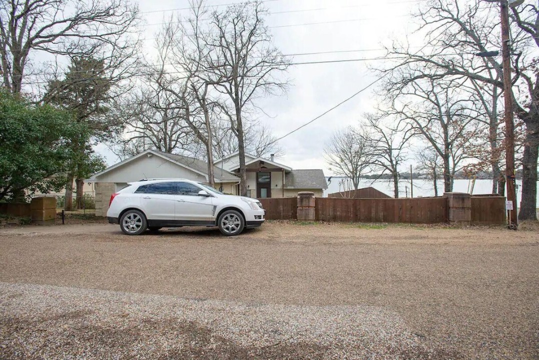 Park Crest - Cedar Creek Lake Getaways