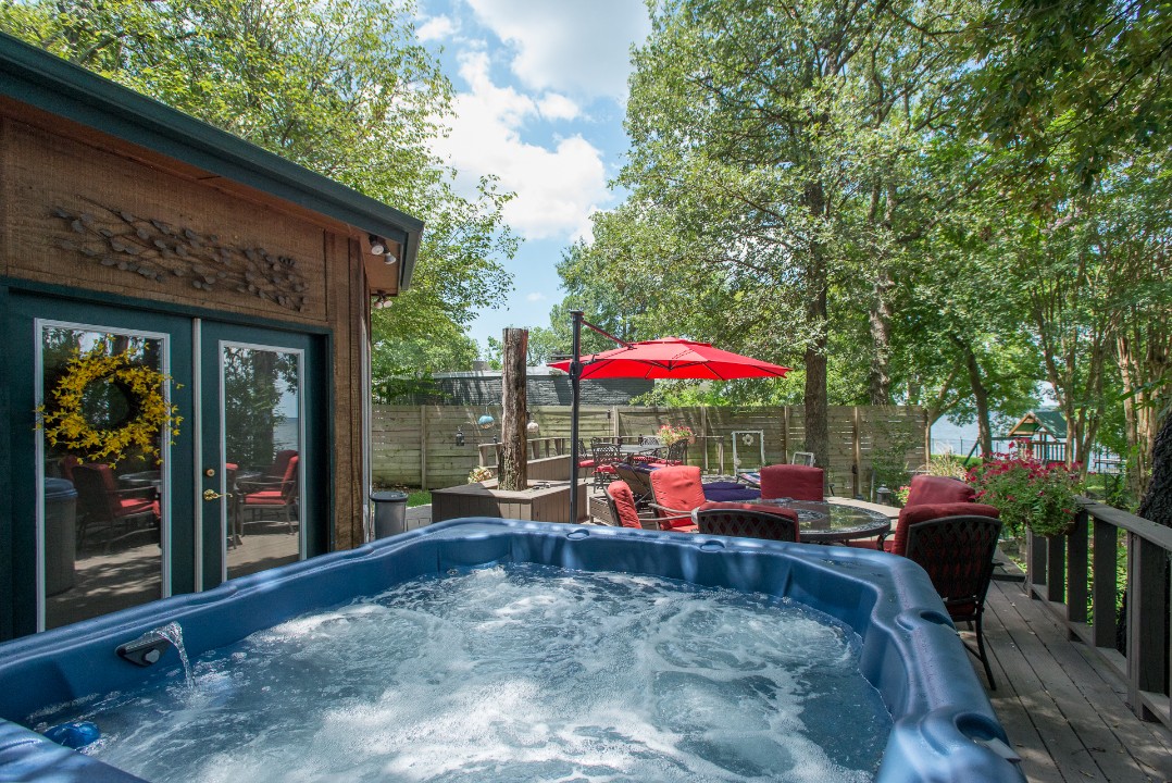 Peninsula Pt - Cedar Creek Lake Getaways