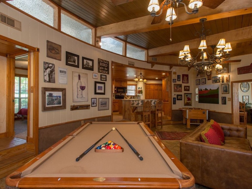 Peninsula Pt - Cedar Creek Lake Getaways