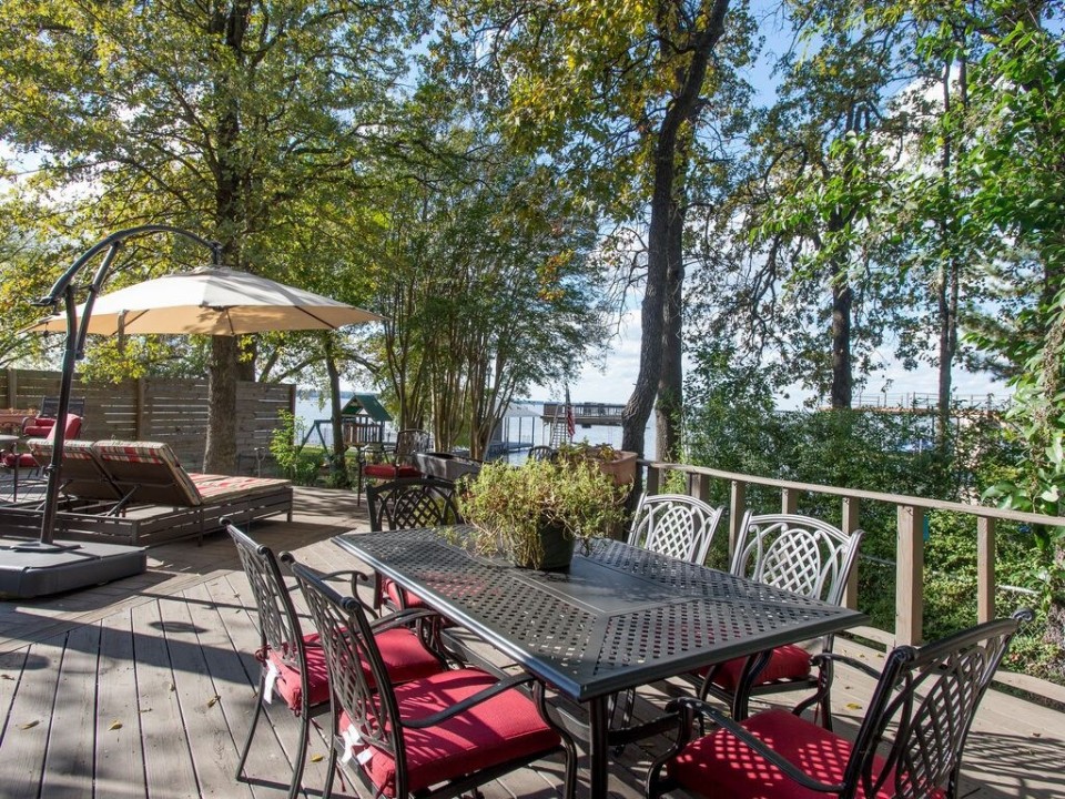Peninsula Pt - Cedar Creek Lake Getaways