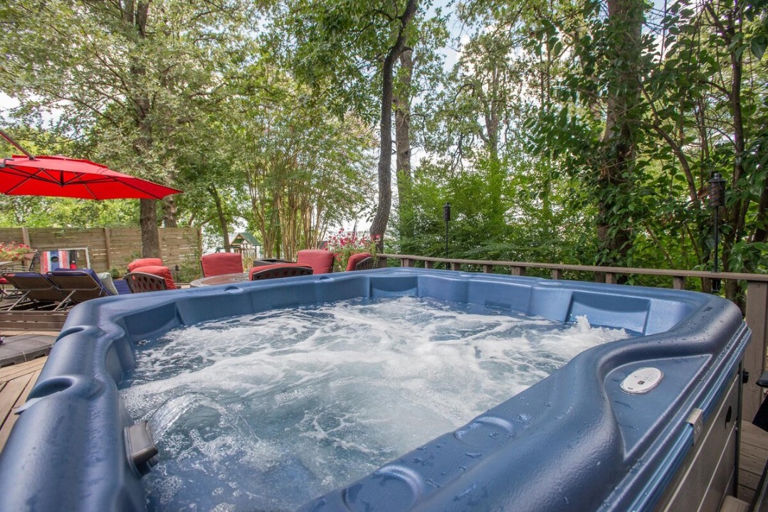 Peninsula Pt - Cedar Creek Lake Getaways