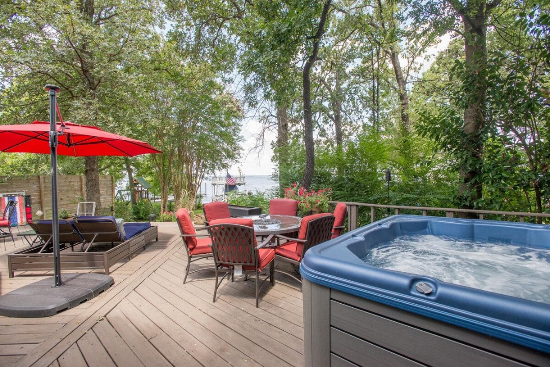 Peninsula Pt - Cedar Creek Lake Getaways