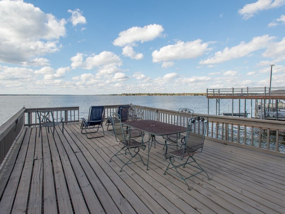 Peninsula Pt - Cedar Creek Lake Getaways