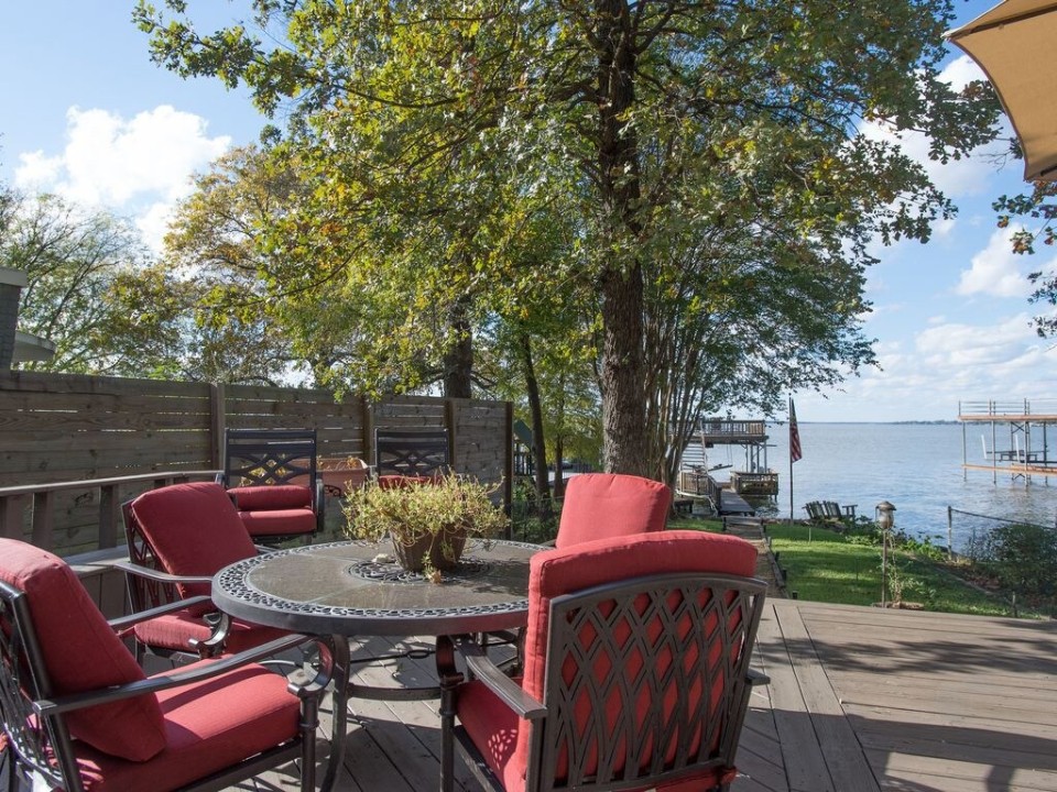 Peninsula Pt - Cedar Creek Lake Getaways