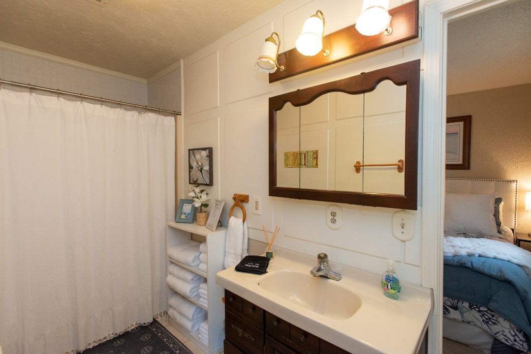 Santa Rosa - Cedar Creek Lake Getaways