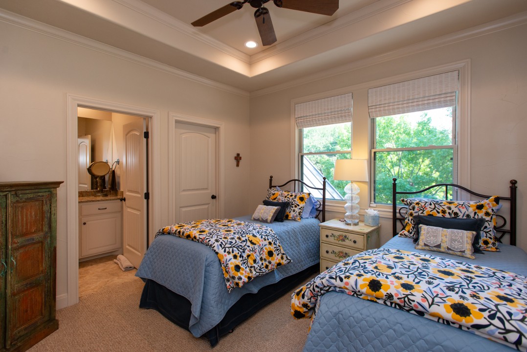 Southern Comfort - Cedar Creek Lake Getaways