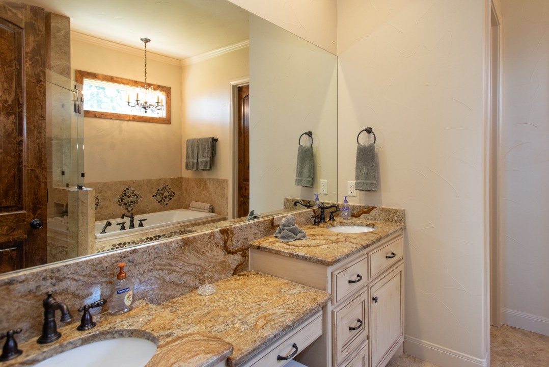 Southern Comfort - Cedar Creek Lake Getaways