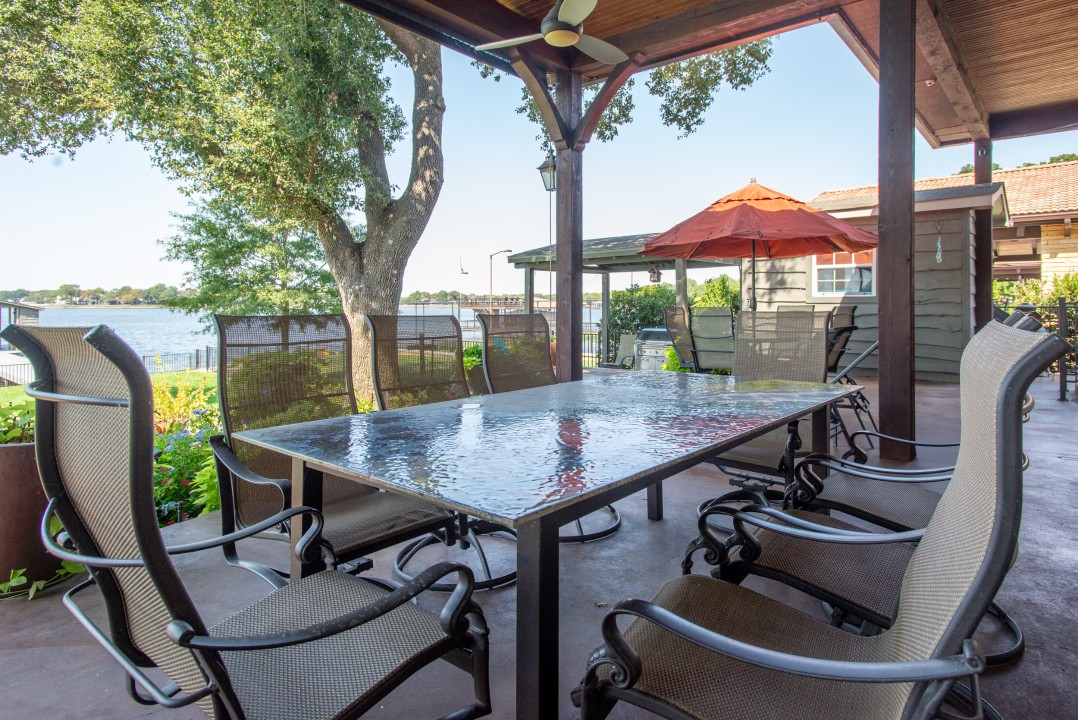 Southern Comfort - Cedar Creek Lake Getaways