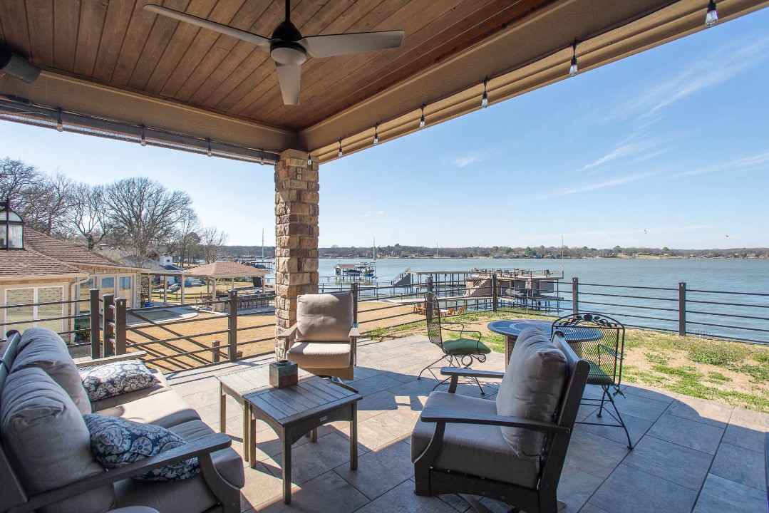 Whispering Springs - Cedar Creek Lake Getaways