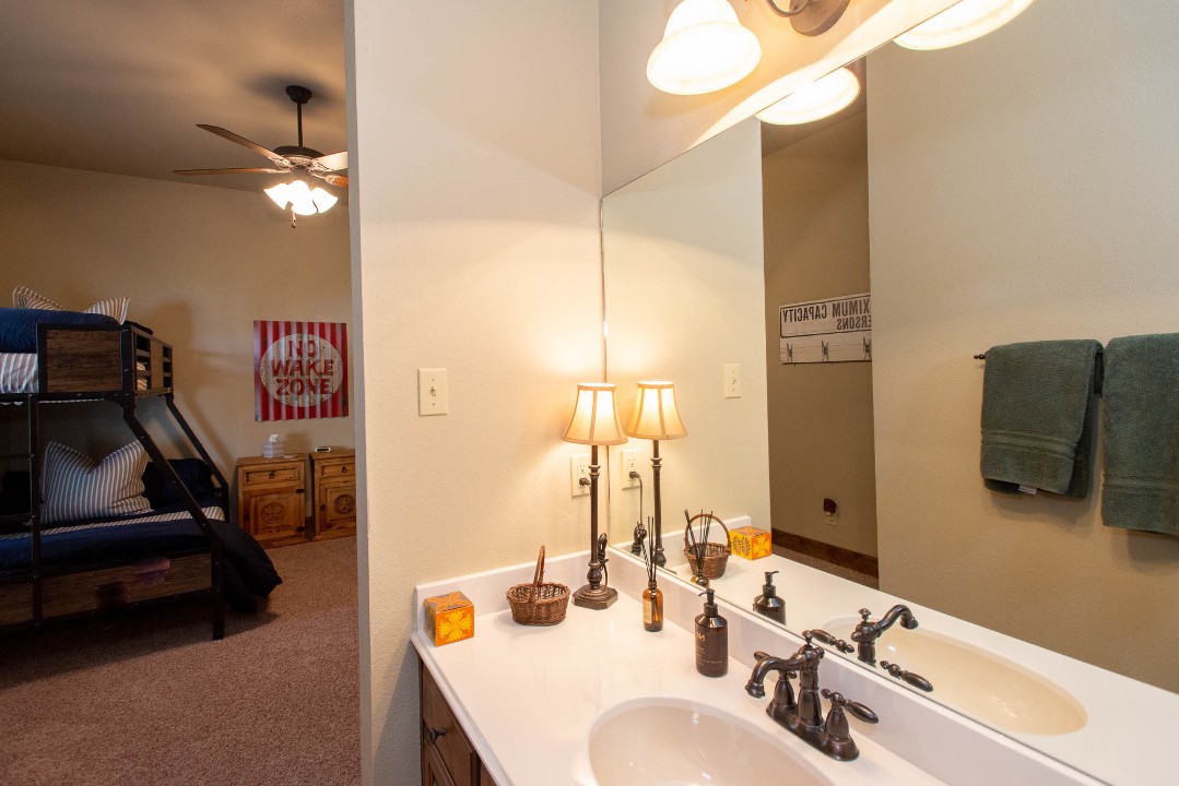 Whispering Springs - Cedar Creek Lake Getaways