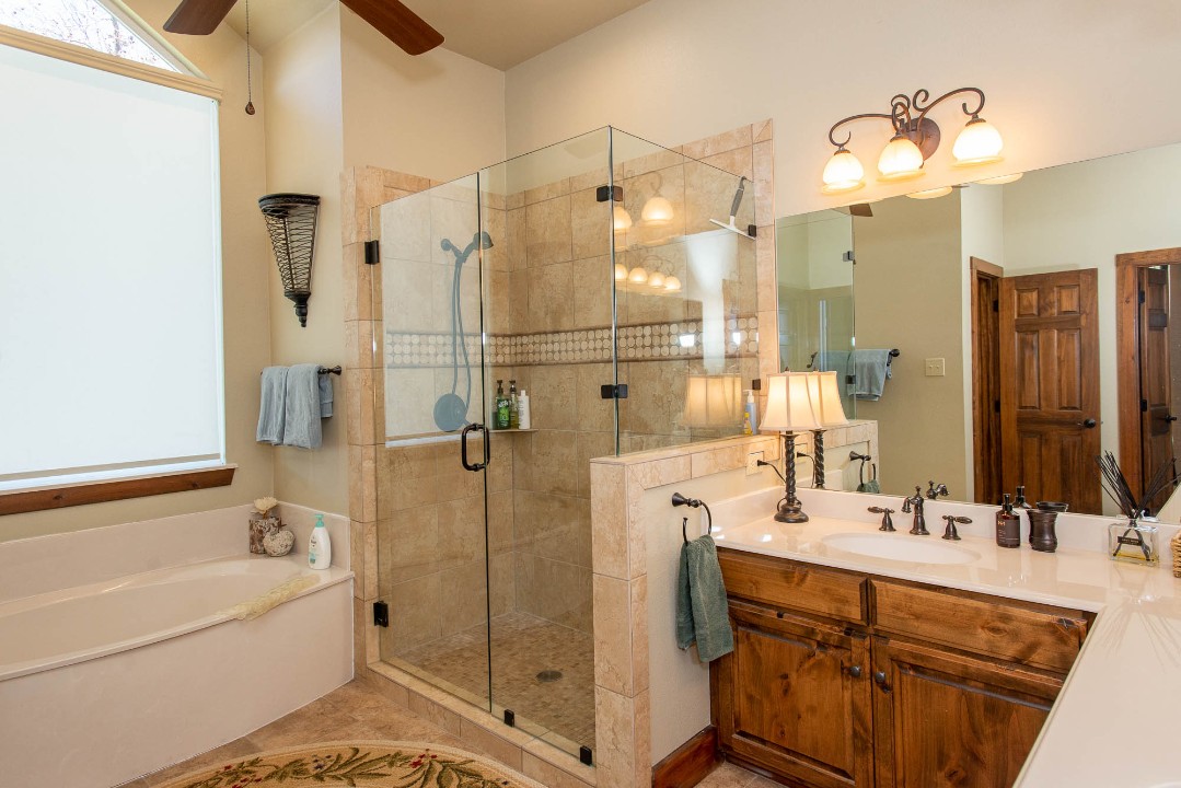 Whispering Springs - Cedar Creek Lake Getaways