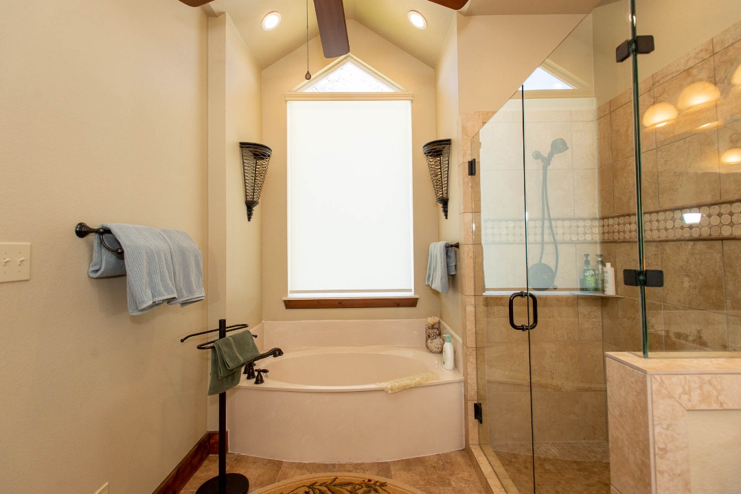 Whispering Springs - Cedar Creek Lake Getaways