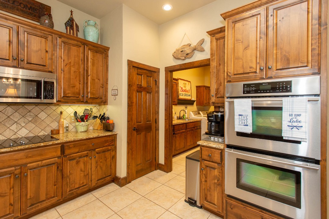 Whispering Springs - Cedar Creek Lake Getaways