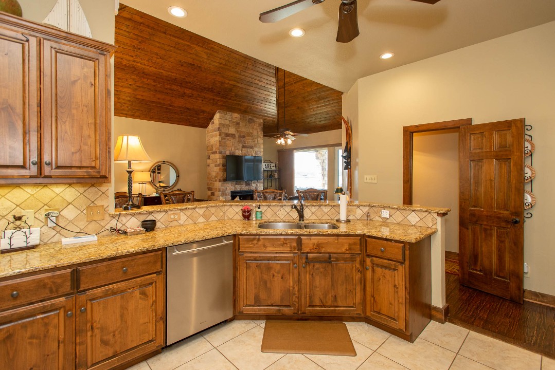 Whispering Springs - Cedar Creek Lake Getaways