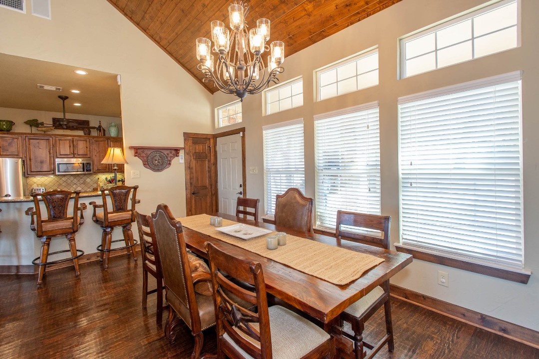 Whispering Springs - Cedar Creek Lake Getaways