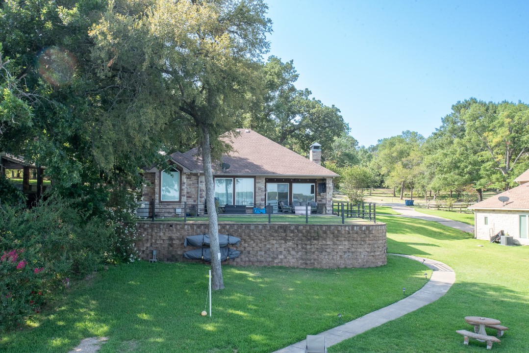 Whispering Springs - Cedar Creek Lake Getaways