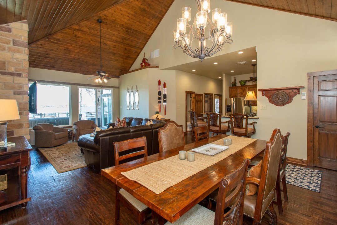 Whispering Springs - Cedar Creek Lake Getaways