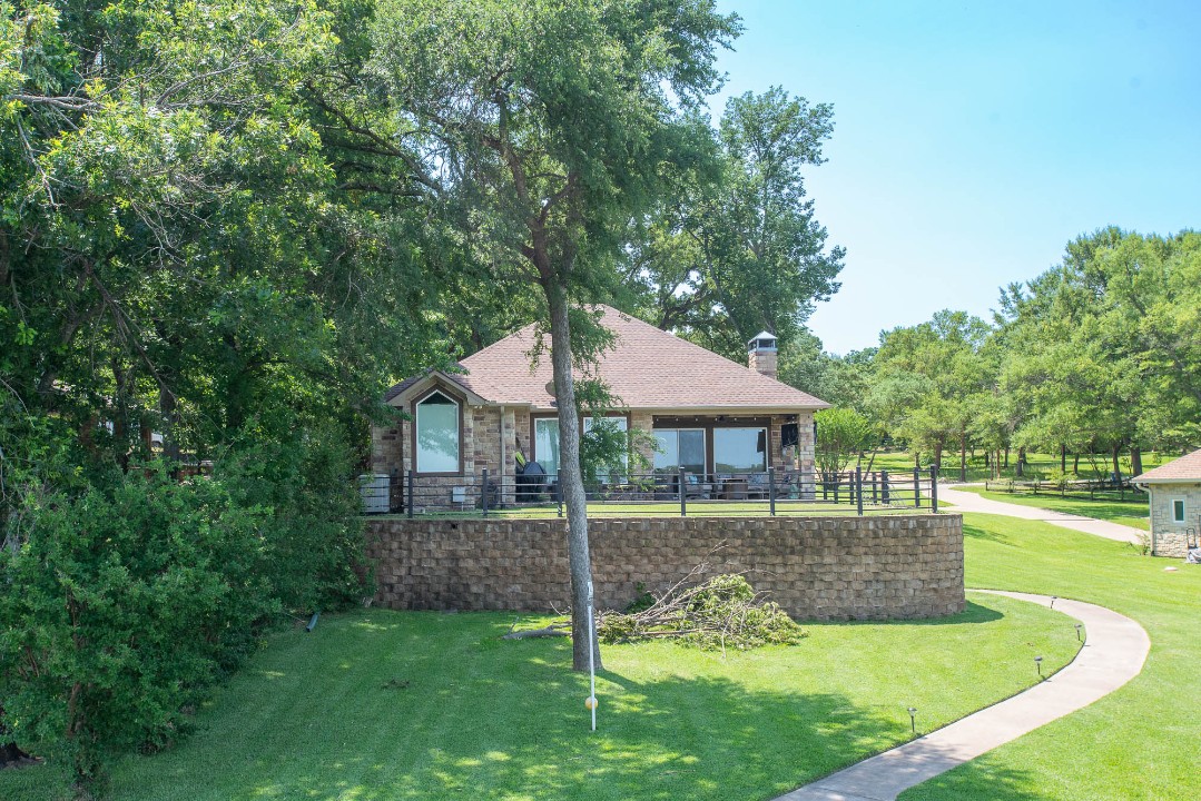 Whispering Springs - Cedar Creek Lake Getaways