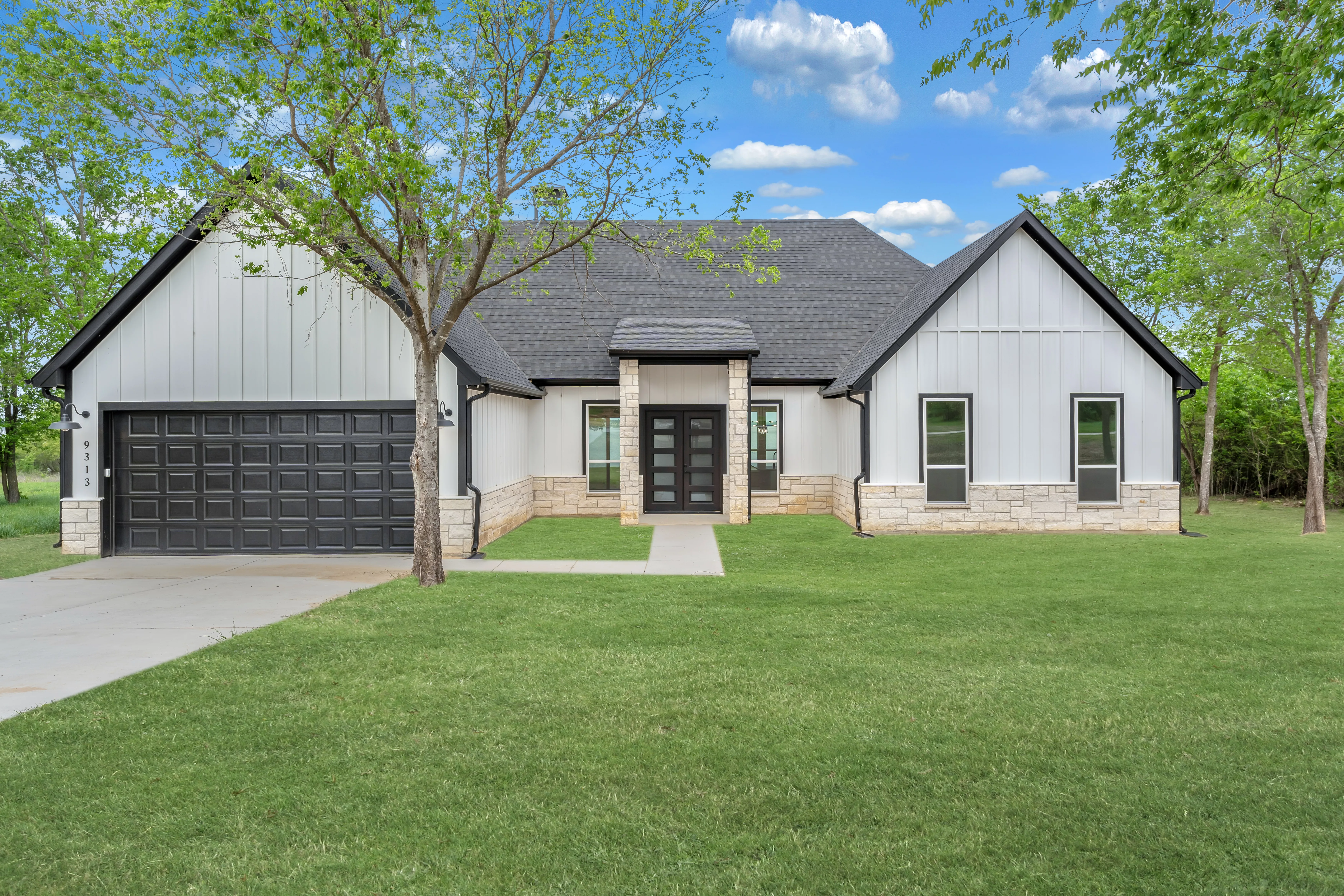 9313 W Shoreline_Front Best