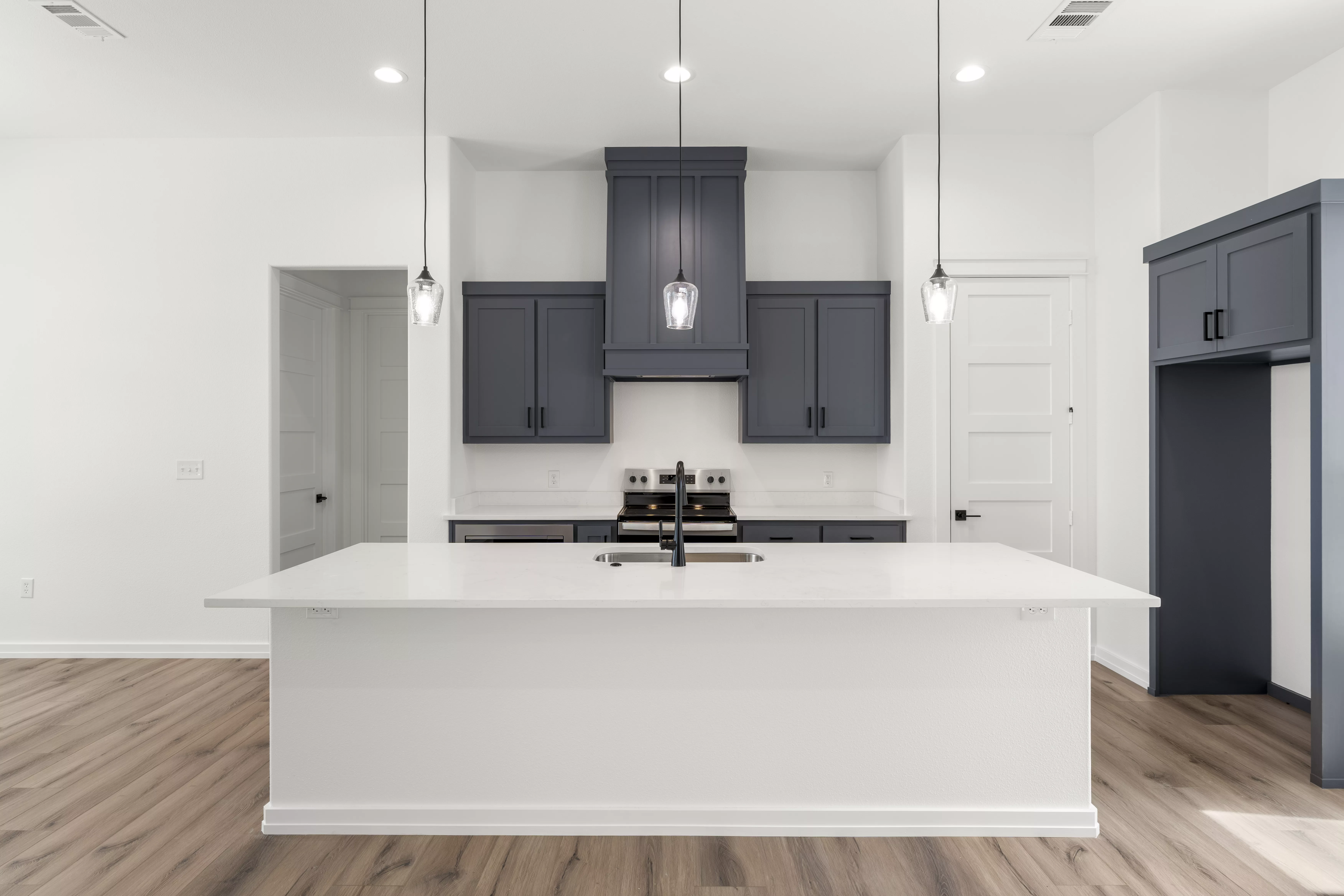 9313 W Shoreline_Kitchen 3